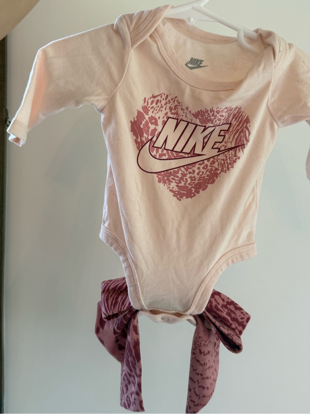 Nike Kids Teal & Pink Logo Pajama Top and Pink Patterned Bottoms Set - Picture 3 of 4